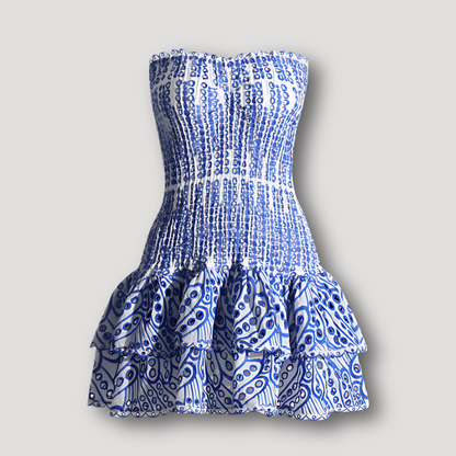 Fitted Smocked Eyelet Tiered Ruches Strapless Mini Jurk